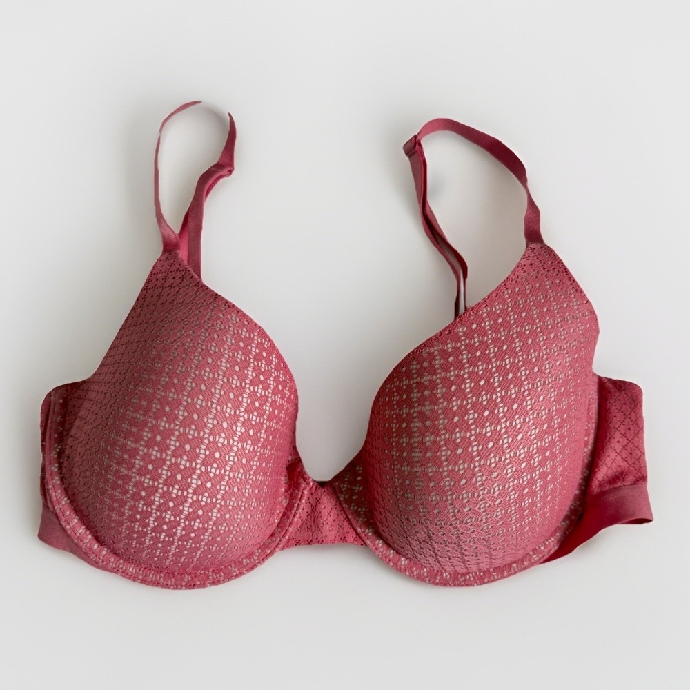 Victoria's Secret Uplift Semi Demi Bra 32D Coral Lace Underwire Lightly Padded
